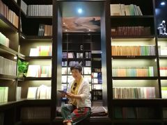 -钟书阁(松江泰晤士小镇店)