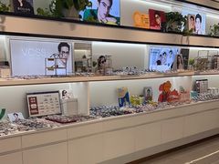 -J-Optical佳视明眼镜·蔡司视觉(青岛金茂览秀城店)