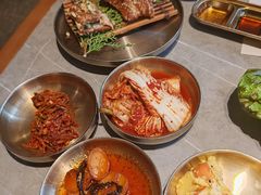 -草家酱蟹炭火烤肉店(珲春南路一店)