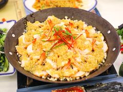 -刘姐啤酒鱼民族演艺餐厅(西街总店)