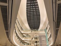 -上海滴水湖皇冠假日酒店