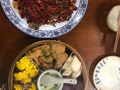 -黄桷树曹家私房菜(江与城店)