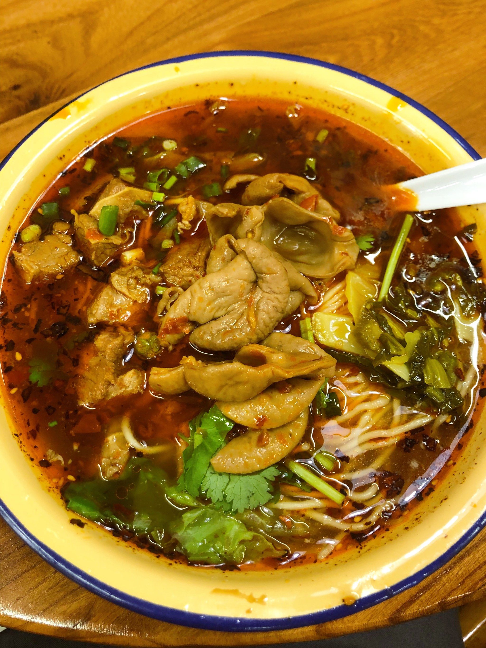 酸菜牛肉 肥肠面,好吃!