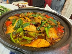 砂锅肥肠臭大元-老街饭庄(扬子江北路总店)