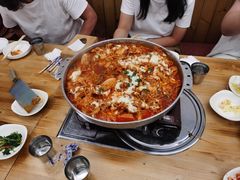 -亲昵春川鸡排(韩国美食街店)