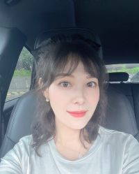 -罗亚帝造型·烫发染发