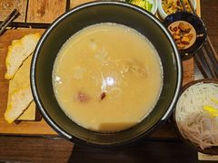 -银米·云南传统过桥米线(双廊黑金冠店)