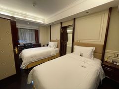 -深圳富苑皇冠假日套房酒店