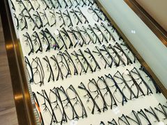 -宏宇眼镜蔡司依视路折扣店(兆佳眼镜城店)