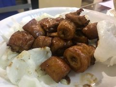 脆皮红烧乳鸽-惠爱餐厅