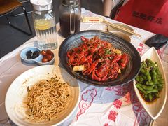 -肥肥虾庄·金牌油焖大虾(汉街SKP店)