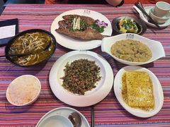 -香巴拉云南餐厅(华莱坞店)