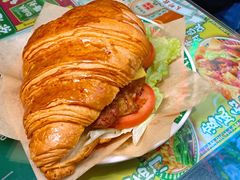 芝士鸡扒牛角包-太哼冰室·茶餐厅(中大店)