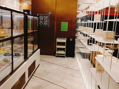 面包甜点陈列柜-奈雪的茶(华侨城创意园店)