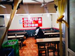 大堂-老字号杨坡红油米线腊汁肉夹馍(东四道巷店)