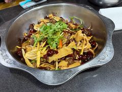 -龙顺园麻辣香锅(机场店)