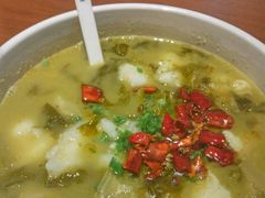 -渝是乎酸菜鱼(龙旗购物中心店)