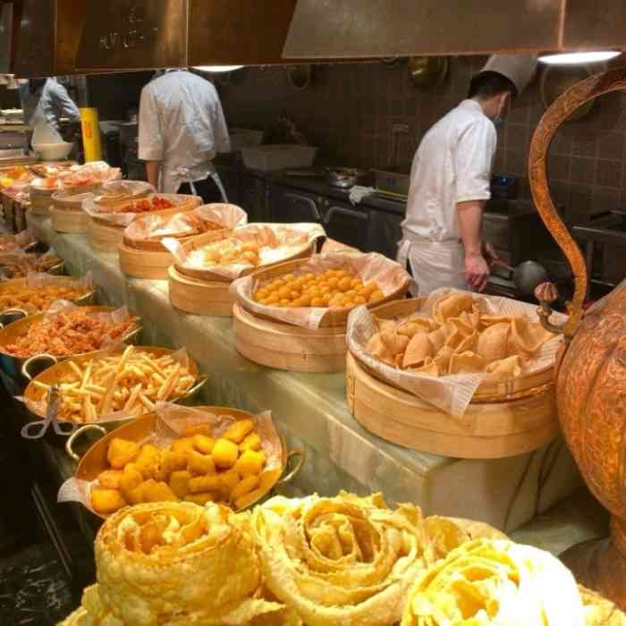 火宴山(明园店)-"火宴山在乌市有很多家分店,很有民族特色的.