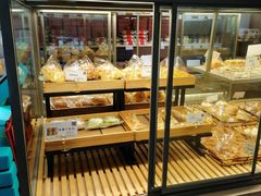 面包甜点陈列柜-顶东面包花园·生日蛋糕(世博店)