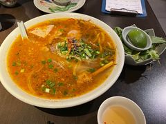 -大头虾越式风味餐厅(光明广场店)