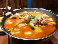 -老滇山寨•云南特色菜•地方菜•民族风情歌舞表演(金碧店)