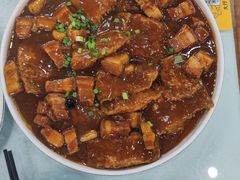 年目鱼炖肉-六和聚传统烤鸭.天津菜(和平店)