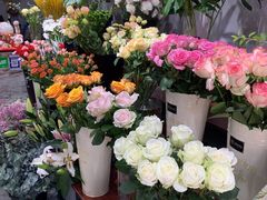 -何兮花店·气球派对鲜花店(马桥银春路万科城店)