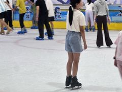 -正佳冰河湾真冰滑冰场