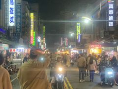-六合夜市
