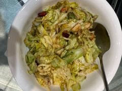 手撕包菜-辛香味烧鱼馆·非遗技艺·排骨红烧肉(光谷医药园店)