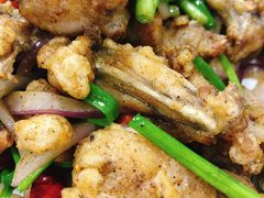 -虾弄弄海派小龙虾·牛羊蝎子火锅