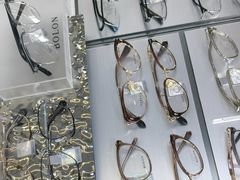 -视野联行眼镜•蔡司•依视路(温江店)