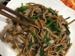 韭菜豆干肉丝-弓虽昌焖烧鸡(大竹林店)