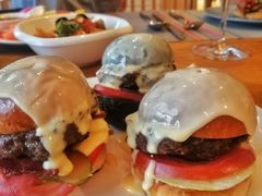 烤牛肉汉堡-解放碑威斯汀酒店-知味国际美食餐厅