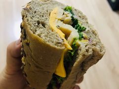 鸡肉蔓越莓杂粮三明治-中粮丰通（北京)食品有限公司