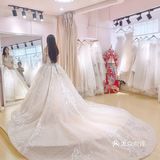 喜欢性感点的婚纱 安排~