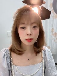 点击看大图 -V8潮牌·接发烫染连锁