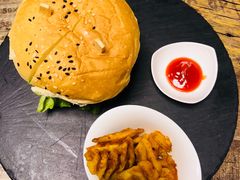 -HIGH FIVE哈福手工汉堡(桂林路店)