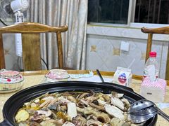 -杨记山珍鸡煲菌汤锅