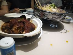 -老码头黑皮肘子锅包肉(赣水路店)