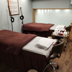 -摩睫+皮肤管理·科学美容中心