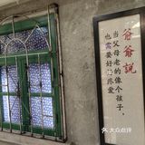 都是丹东80年代的街头旧景，和丹东代表性的企业标牌