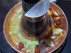 -果松木炭酸菜铜火锅·外婆参鸡汤