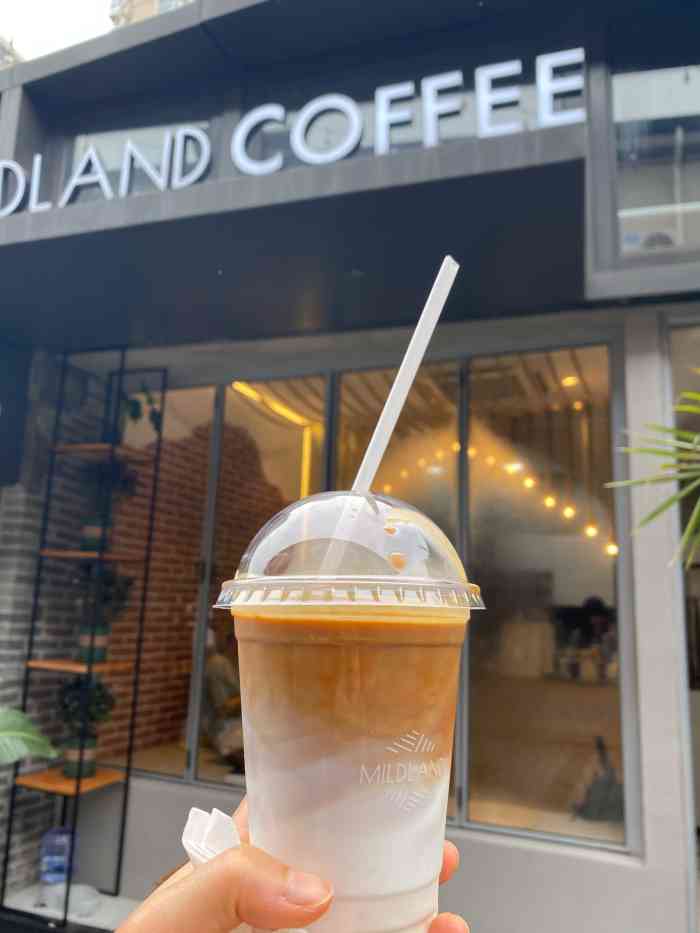 打分    /人 给锦康里周末最早营业的咖啡店颁一面流动红旗,勤劳滴