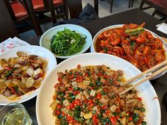 -川流不息·地道川菜·小龙虾(松东路店)