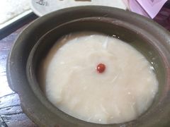 -东巴婆婆云南鱼豆花火锅(大东门店)