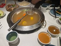-左庭右院鲜牛肉火锅(金山万达店)