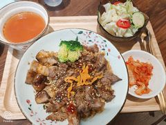-POKEE VIA&Brunch·维娅(重庆来福士店)