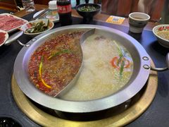 -沸炉重庆老火锅(军事博物馆店)