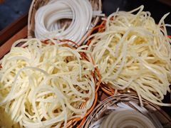 -黔有有贵州酸汤夺夺粉火锅(五味十字店)